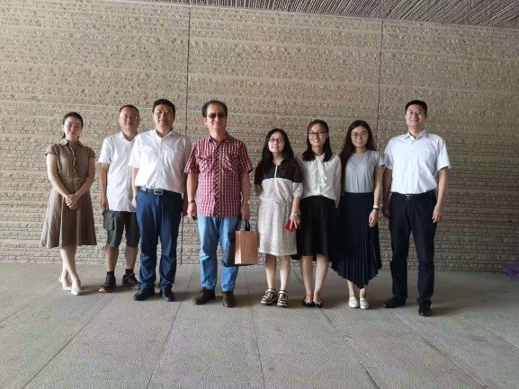 成人影片